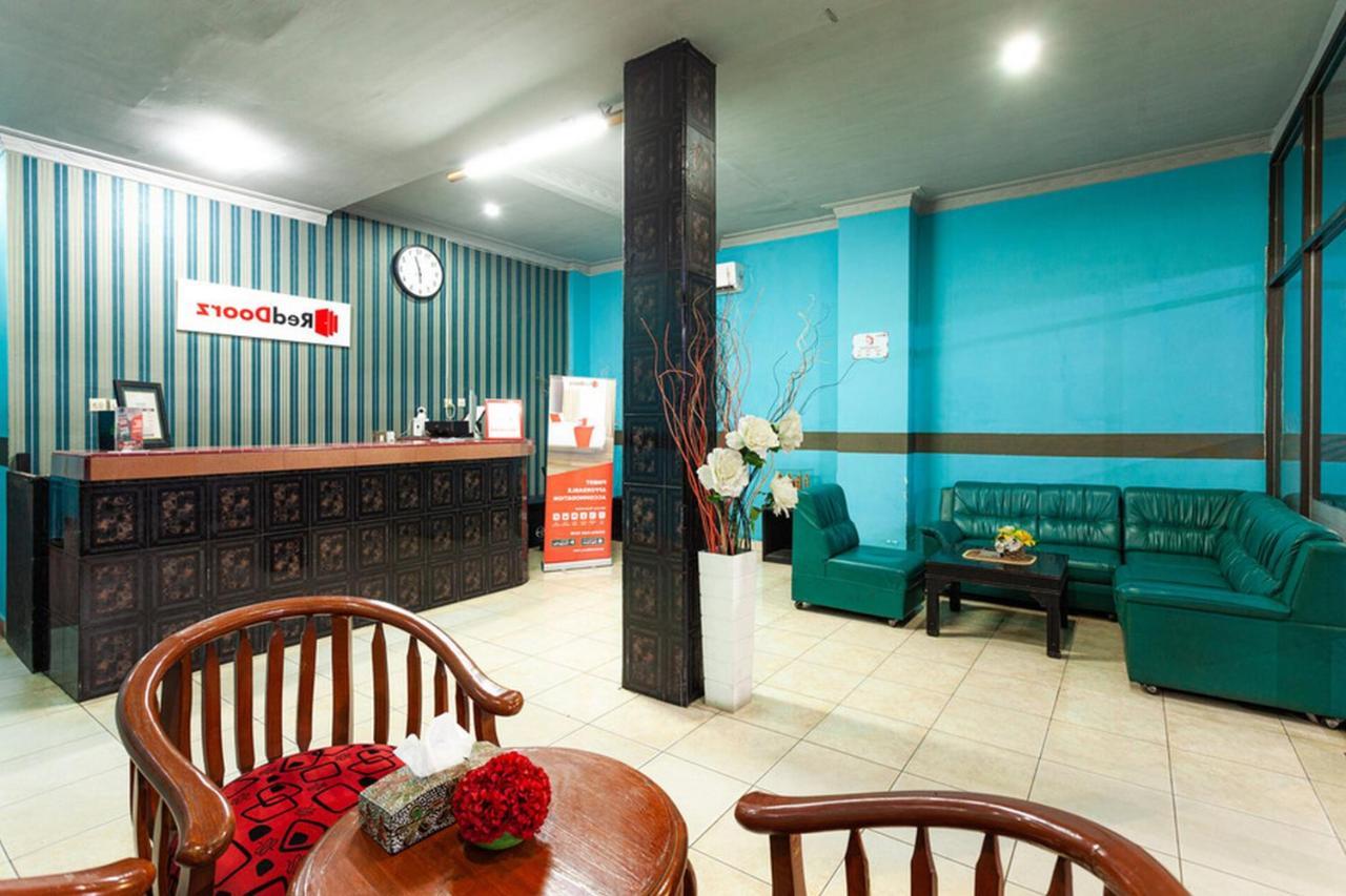 Hotel Reddoorz Near Yuki Simpang Raya Mall 2
